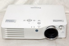 *Panasonic PT-AX200E*16:9 HD-Heimkino Beamer Projektor 6000:1 Lens-Shift HDMI 