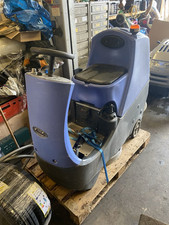 Numatic CRO8055/100 Aufsitz-Scheuersaugmaschine Reinigungsmaschine