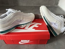 Nike-Schuhe mit Originalkarton