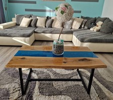 Couchtisch aus Eiche mit Blau