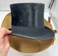 Alter antiker Zylinder Hut in