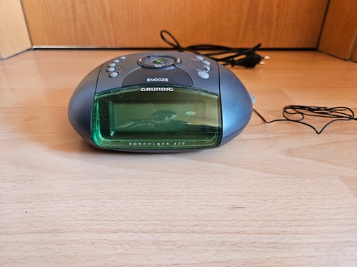 Radiowecker marke grundig - radiowecker,, 'grundig'