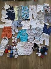 Paket 62 Strampler Hosen Bodies Pullover Mützen Socken Handmade Lätzchen