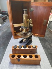 Carl Zeiss Jena Messing-Mikroskop  Nr. 96031  in Holzbox . Antik