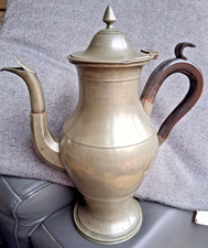 Zinnkanne mit Deckel, Tülle und Henkel leicht geschwungen, Punze, Gravur 1866