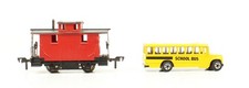 H0 Fleischmann 1434 Amerikanischer Caboose mit Hotwheels US School Bus