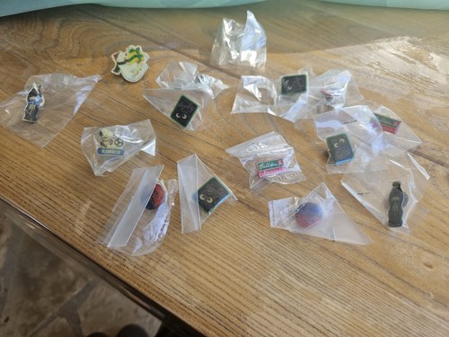 Pins anstecknadeln konvolut - anstecknadeln,