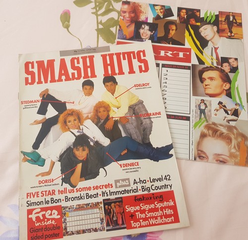 Smash hits magazine april - smash,
