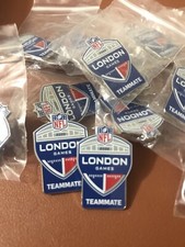 NFL London Games 2022 Teamkollege Pin Abzeichen Tottenham Stadion Zustand unbenutzt/Neu