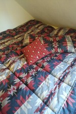 Betten- Tagesdecke mit Kissen