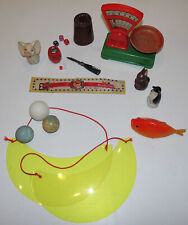 Konvolut DDR Artikel,  Spielzeuge, , Waage, Uhr, Flummi, Tiere u.a.(20)