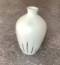 kleine Vase (10 cm hoch) mit Ritzdekor von „SGRAFO Modern“, gebraucht