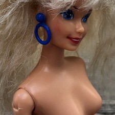 Mattel,,Wunderschöne Vintage  Barbie“mit blonden,gewellten Haaren 1966/76.