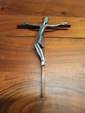 Altes braunes Holzkreuz zum Hängen Kruzifix Jesus aus Metall