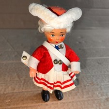 M 30) Alte Trachten Puppe