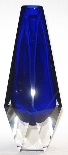 Facettierte blaue