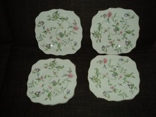 Wedgewood Sweet Plum Bone China 4 quadratische Teller mit Goldrand- neu