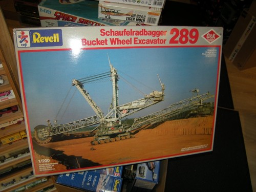 200 revell 8813 - 1:200,