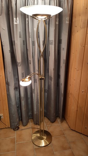 Halogendeckenfluter mit