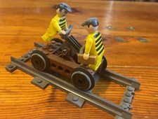 ‎Zwei von DIE DALTONS mit Draisine und Schiene LIDL Playtive-Clippys  LUCKY LUKE