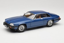 92658 Jaguar XJ-S Blue Road