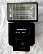 Minolta Auto 320X Blitzgerät