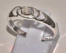 massiv Sterling Silber 925 Ring dezenter Solitär mit kleinem Mondstein ca.3x4 mm