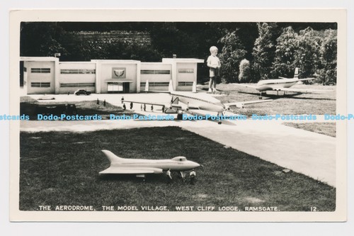 C008973 flugplatz modelldorf - flugplatz.,