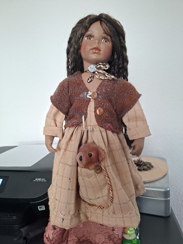 Porzellanpuppe