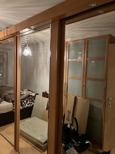 Kleiderschrank