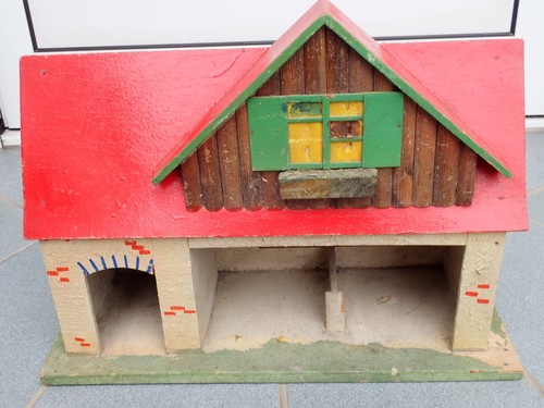 Kleiner antiker stall - kleiner,