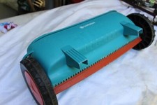 Gardena Streuwagen Universalstreuer für Dünger, Rasensaat mit Streueinstellung