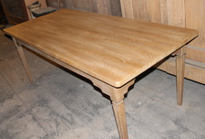 Saaltisch eines lippischen Schlosses, Gestell alt. Platte neu , war weichholz