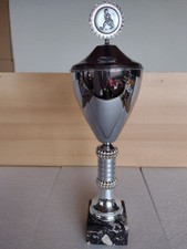 pokal höhe ca 49 cm SOCKEL 9 X 9 X 5 cm GEWICHT ca 1,5 KG