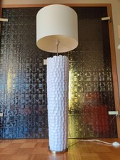 Große Imposante Stehlampe