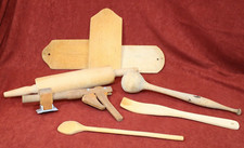 Konvolut Küchen Utensilien Nudelholz Löffel Brettchen Stampfer Holz Deko,D2.10.4