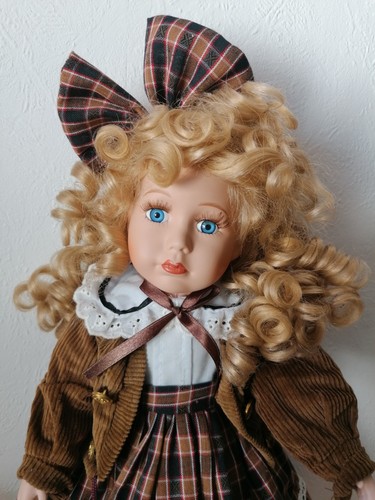 Sammler-Porzellanpuppe