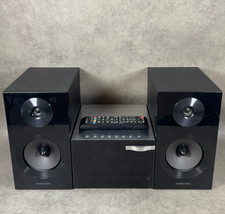 Samsung MM-E330D - Micro-Heimkinoanlage - DVD-/CD Player - mit FB - Beschr.lesen