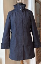 Hübscher Regenmantel von