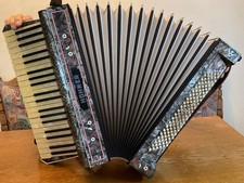 Akkordeon Hohner Tango IV von 1930, altergemäss guter Zustand 