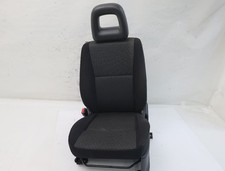 Fahrersitz vorn links Suzuki