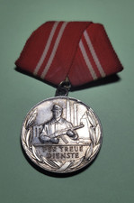 DDR Medaille "Für treue Dienste " Silber Orden mit Band