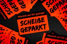 Aufkleber "Scheisse geparkt"