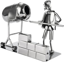 Figur Maurer am Betonmischer