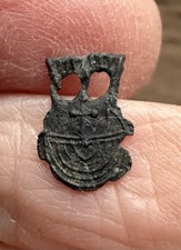 MITTELALTER. ANFANG 13. JAHRHUNDERT. ZINN GENÄHTE MARKE.