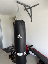 Boxsack mit Wandhalterung