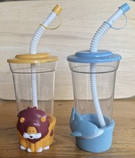 2 Kinder Trinkbecher mit Trinkhalm Und Verschluss - Löwe und Delfin