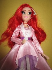 B2076) SÜSSE ROTHAARIGE MODEPUPPE MIT ECHTEN WIMPERN HASBRO NEUWERTIG+UNBESPIELT