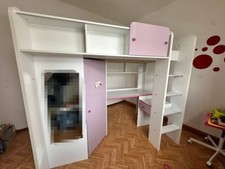 Hochbett mit Schreibtisch und Kleiderschrank