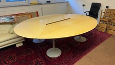 Konferenztisch Oval aus Massivholz, 287cm X 227cm X 72cm